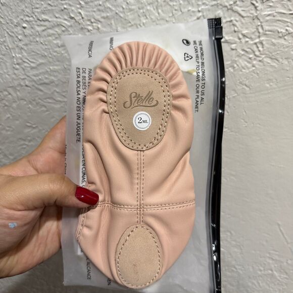 Stelle Girls Ballet Slippers NWT size 2ML - Picture 3 of 4